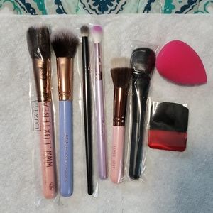 Brand new makeup brushes